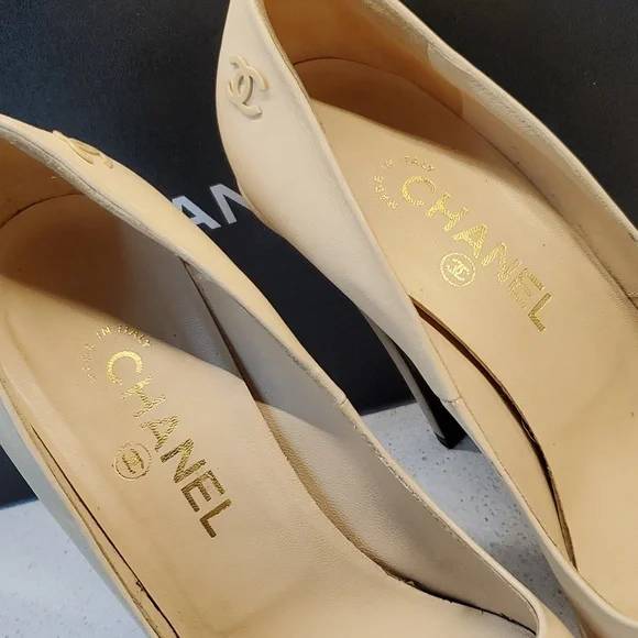 CHANEL platform pumps (sz EU 40 - US 9.5)